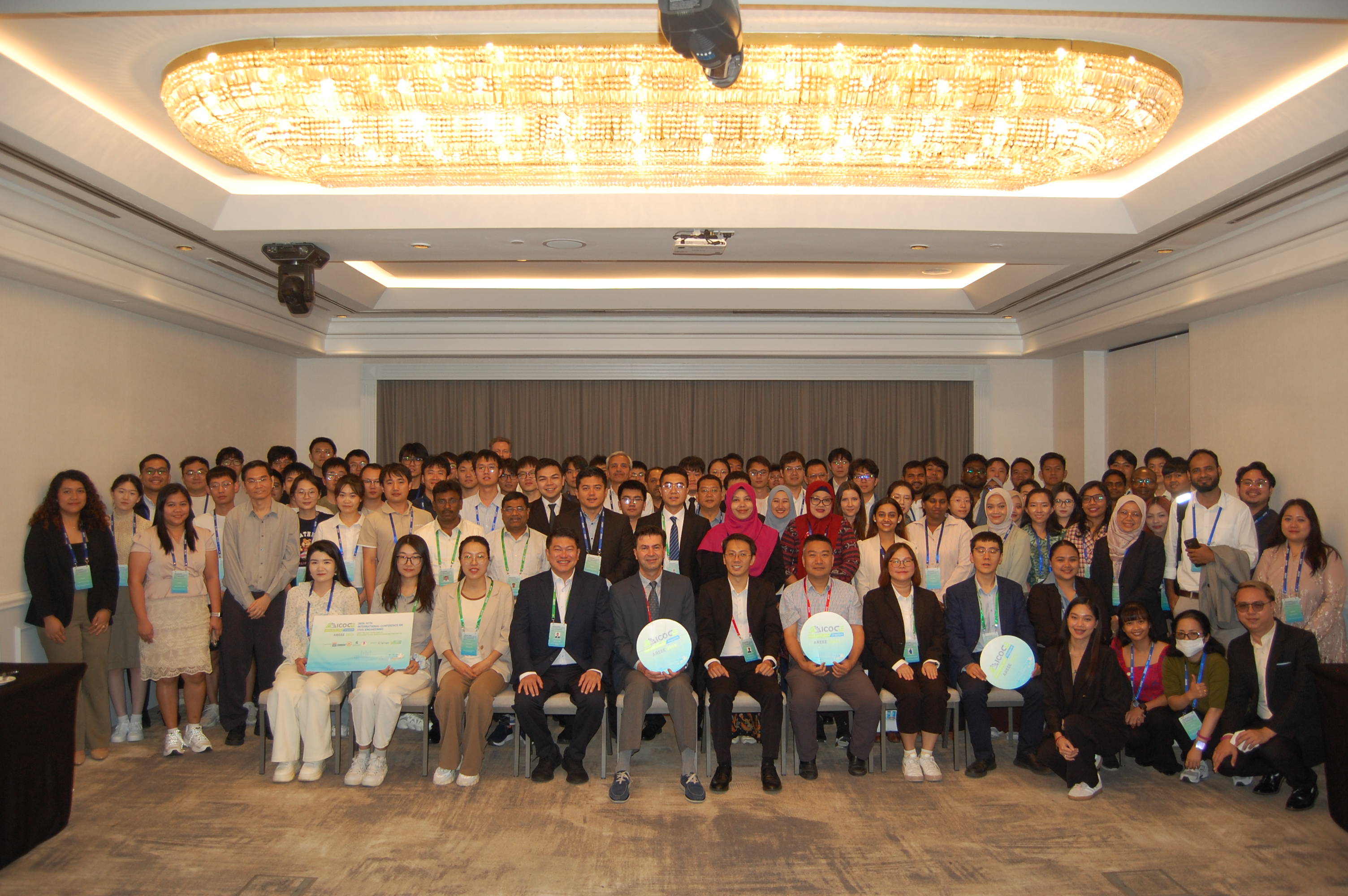 3月28日至31日，土木工程学院院长袁尚科一行赴新加...