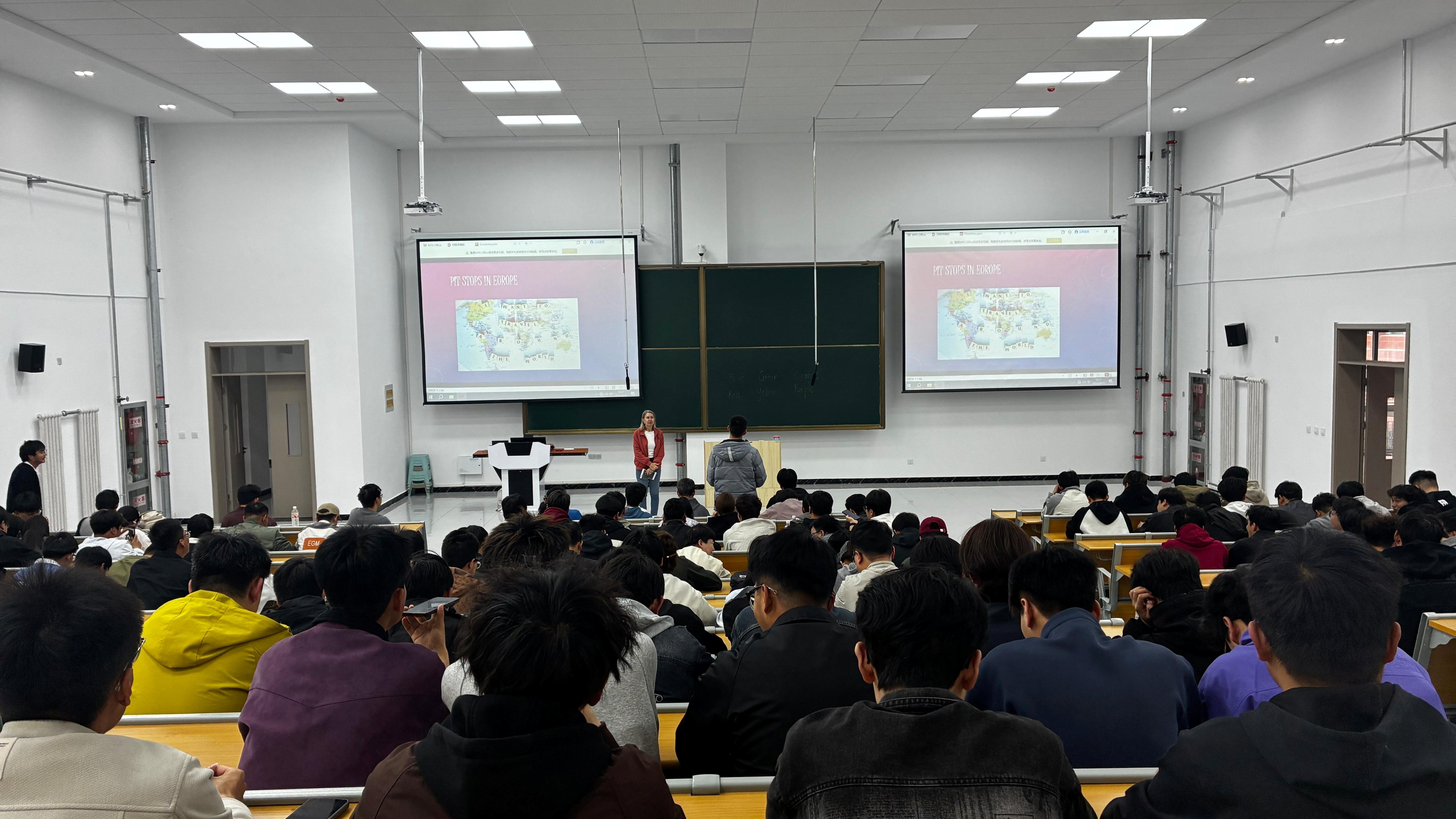外教TRACEY LEE ALLAM为我校师生作“欧洲文化之旅” 讲座